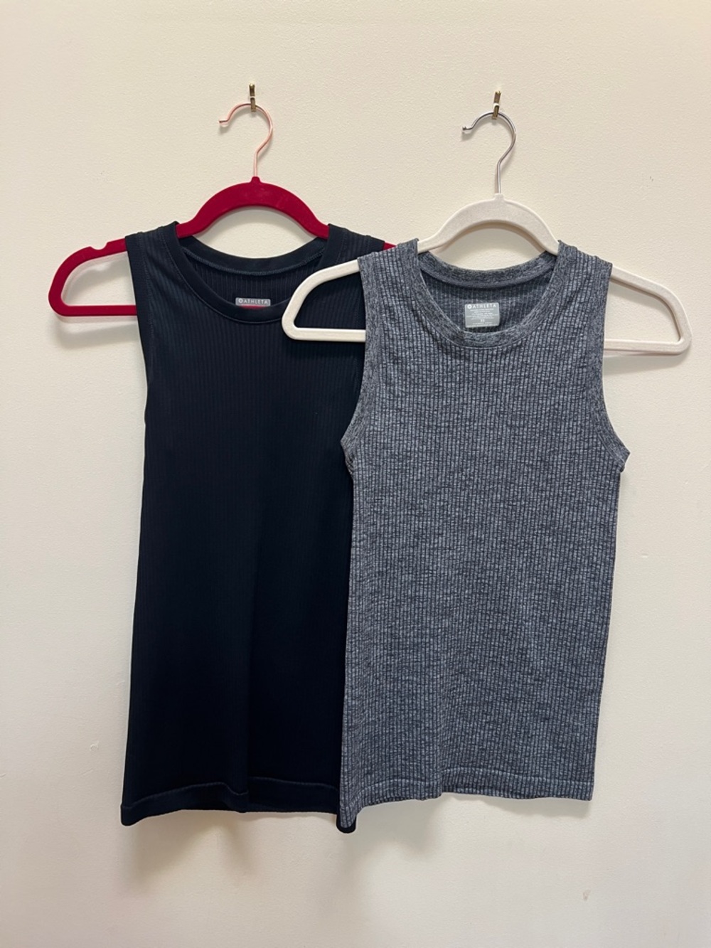 Athleta Women’s Ribbed Tank Tops Black & Gray Set of 2 EUC